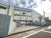 名古屋市立若葉中学校まで620m 徒歩8分。1947年に設立された公立中学校。教育目標：「誠  －規律・勤勉・自主・友愛・協調－」。野球部・女子バスケットボール部・サッカー部・ジャズアンサンブル部・美術部などの部活動が活動されています。